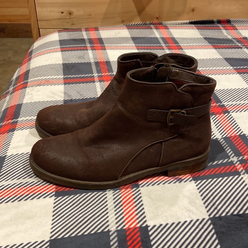 Brown ankle boots!